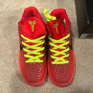 Brand new reverse Kobe grinch men’s shoes